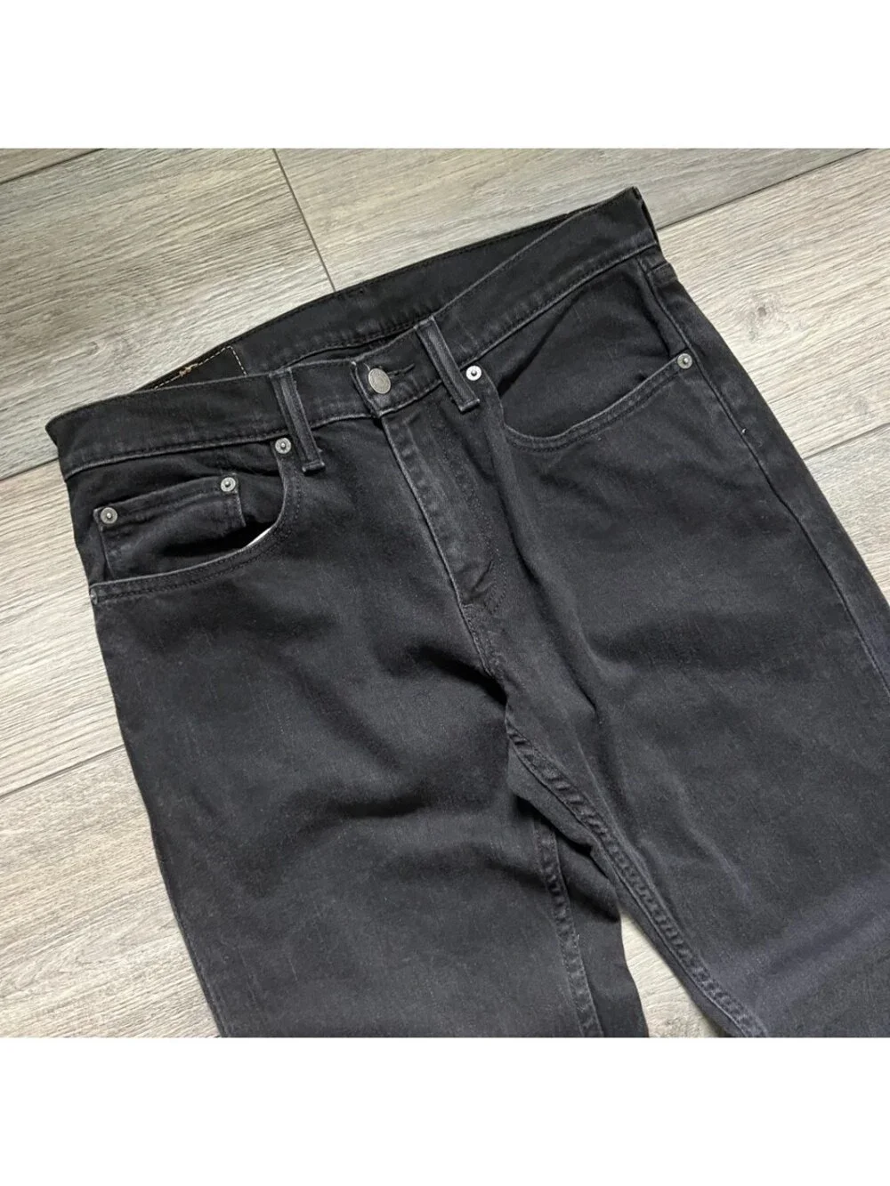 Vintage Levi's Men's 31x32 559 Relaxed Straight Jeans Black Wash Denim Y2K